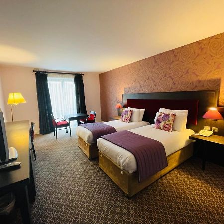 Burren Atlantic Hotel & Holiday Cottages แบลลีย์วอน ภายนอก รูปภาพ