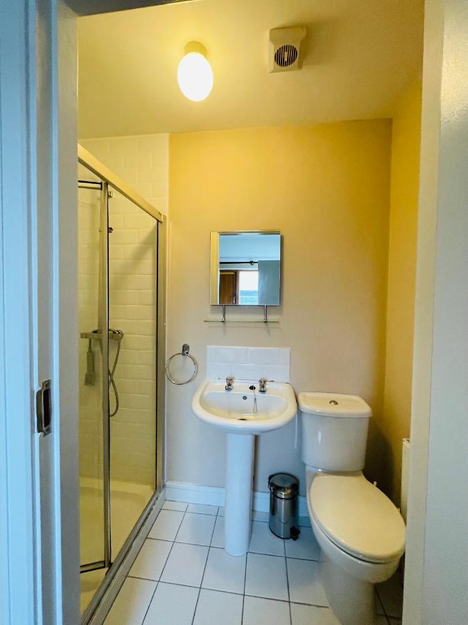 Burren Atlantic Hotel & Holiday Cottages แบลลีย์วอน ภายนอก รูปภาพ