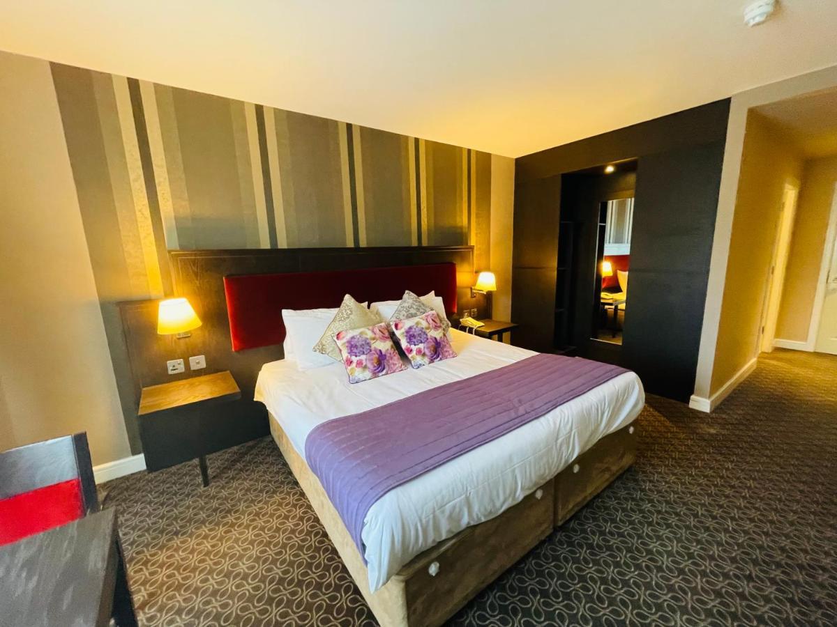 Burren Atlantic Hotel & Holiday Cottages แบลลีย์วอน ภายนอก รูปภาพ