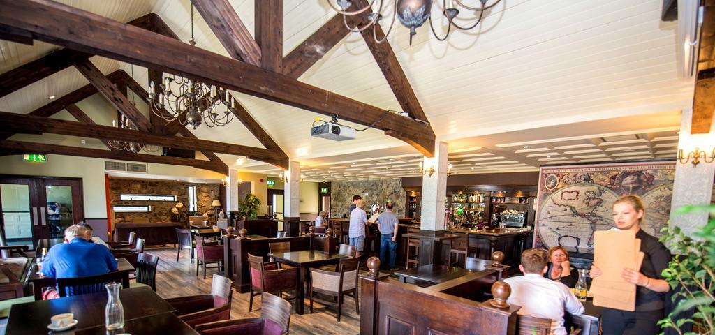 Burren Atlantic Hotel & Holiday Cottages แบลลีย์วอน ภายนอก รูปภาพ