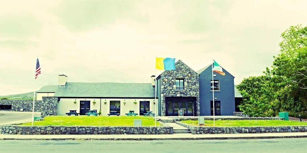 Burren Atlantic Hotel & Holiday Cottages แบลลีย์วอน ภายนอก รูปภาพ